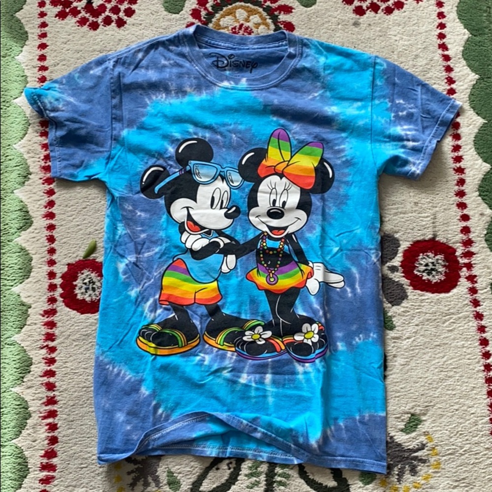 tie dye Mickey &’ Minnie shirt